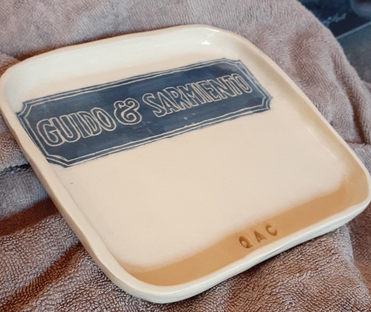 Me regalaron esta hermosura con la mejor vibra, estoy convencido que viene con un ascenso bajo el brazo.