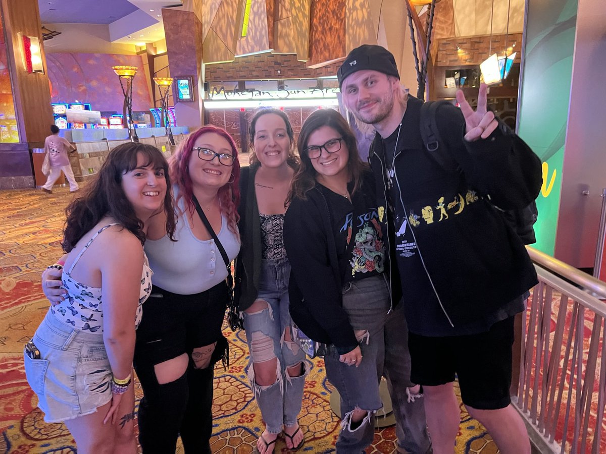 Michael with fans recently via babyblueslh!