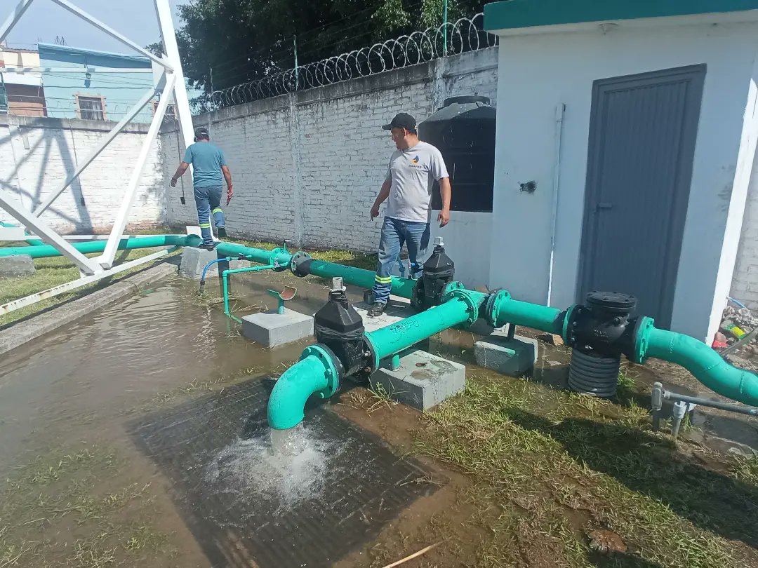 CMAPASsalamanca's tweet photo. 💦 Puesta en Operación del Pozo #31 del Fraccionamiento Virreyes, con el cual se tendrá un poco más de presión y flujo del líquido.🏡
#PorAmorAlAguaTodosUnidos
#Cmapas
#TrabajandoPorSalamanca https://t.co/TDkncWH3Gv