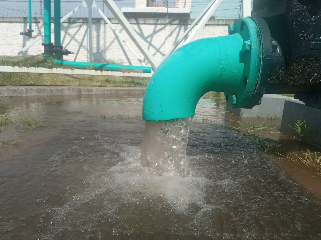 CMAPASsalamanca's tweet photo. 💦 Puesta en Operación del Pozo #31 del Fraccionamiento Virreyes, con el cual se tendrá un poco más de presión y flujo del líquido.🏡
#PorAmorAlAguaTodosUnidos
#Cmapas
#TrabajandoPorSalamanca https://t.co/TDkncWH3Gv