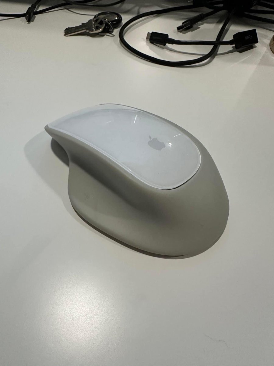Ktoś przerobił tę beznadziejną mysz na coś bardziej ergonomicznego. Ps. MX master rox