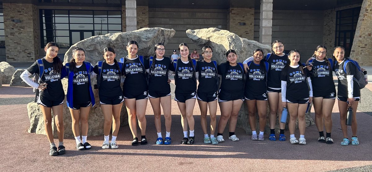 BowieVarsity's tweet photo. @BowieAthletics1 
First tournament day 1 at Monahans! #OsoOsoOso https://t.co/F9XfonkN10