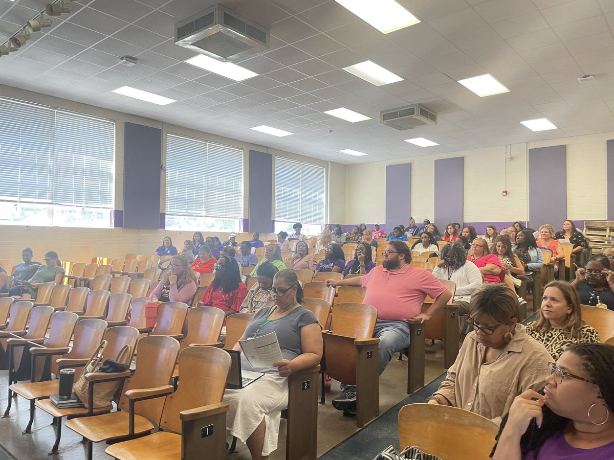 Deborah Traylor tweet media