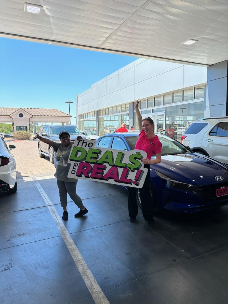 Congratulations Bernadette on your NEW 2023 Elantra!! It was such a pleasure working with you 😊 🙏 Thank you for choosing us at Killeen Hyundai 🥰🥰🥳  

#KilleenHyundai #TheDealsAreReal #hyundaifamily come see me to get yours ask for Laura