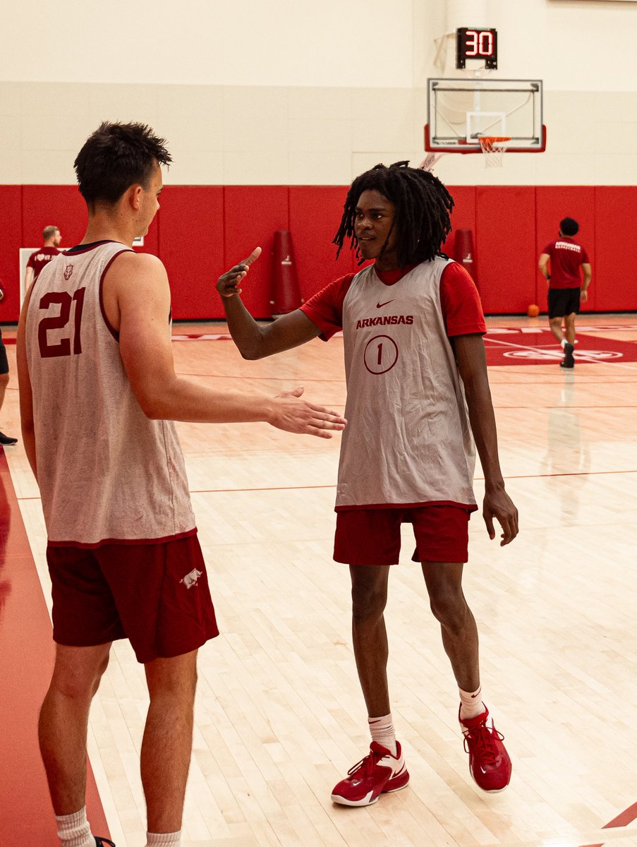 <a href="/RazorbackMBB/">Arkansas Razorbacks Men’s Basketball 🐗</a> #High5Friday ✋🏼