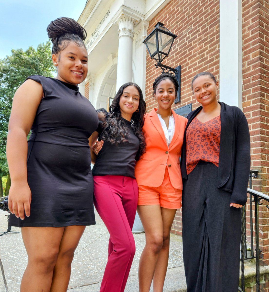 foundingforward's tweet photo. Congrats to ALL of our #ServiceLearninginPublicPolicy students for completing our #SLIPP program and for completing their policy presentations! We're very proud of your accomplishments and growth. https://t.co/mPD5RVDc0E
