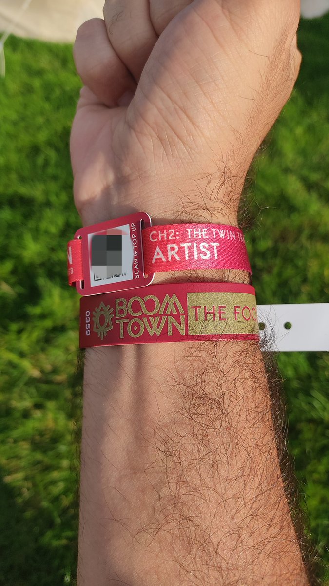 Otra vez que me llaman #Artista, pero esta vez en versión original. Hoy los <a href="/BalkanBomba/">Balkan Bomba</a> tenemos escenario en este festivalazo de #Winchester.

Lo vamos a disfrutar, y mucho.

We ❤️ <a href="/BoomtownFair/">Boomtown Festival</a> Festival