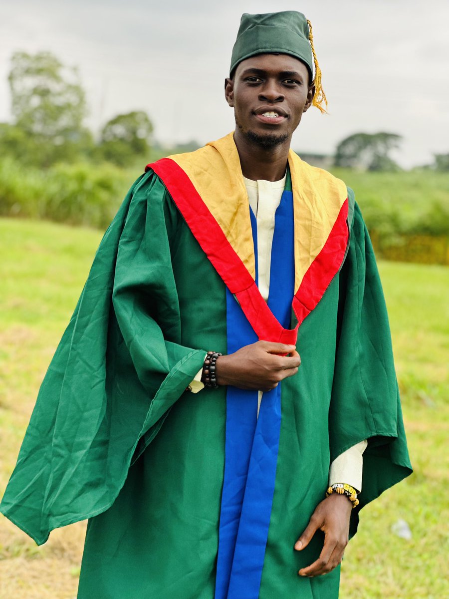deewan_special's tweet image. This does not mark the end of a difficult journey, but the start of something wonderful. I wish myself more success as I climb higher in life… 
CONGRATULATIONS TO ME 🎉🥳❤️
#FUNAAB30THCONVOCATION 
#CLASS20/21