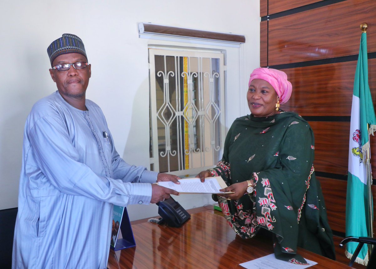 BornoWomendev's tweet photo. Hon Zuwaira Takes Over the Affairs of Ministry of Women Affairs and Social Development 

...Charges management and staffs to double their efforts

...Your reappointment was based on your track records, honesty, dedication.. says Ag. Perm Sec.
 Readmore...https://t.co/PZo14PGt4o https://t.co/LFNc7LER2a