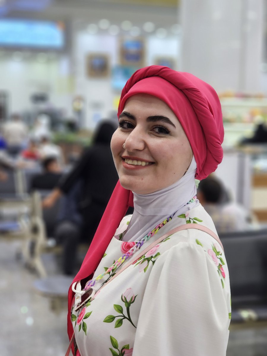 Sepehrtorabi's tweet image. از نظر پلیس، حجاب ستایش خواهرم مشکل داره و تذکر دادن :))
این داستان کاملا واقعی است!