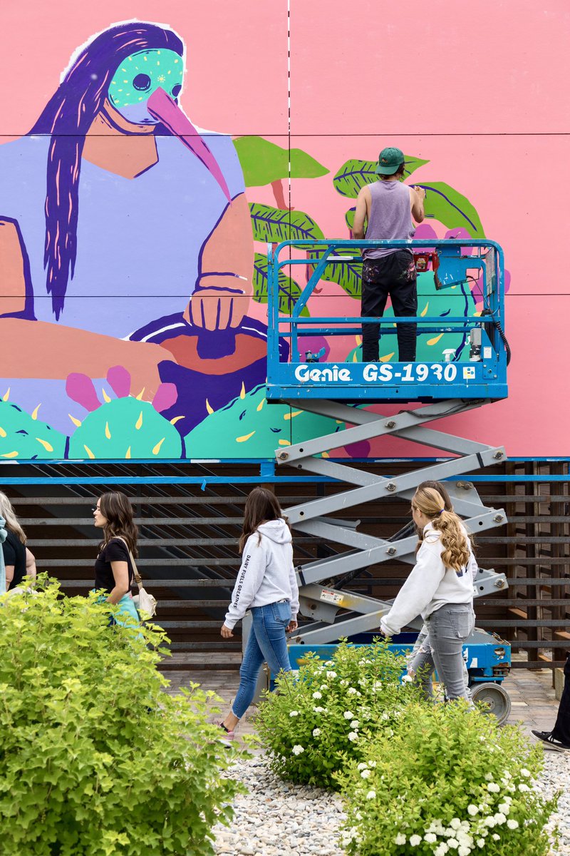 5BHunger's tweet photo. Thank you so much to the amazing Boise artist,
Miguel Ameida for the beautiful new mural!!!
#RichHistoryofMexico #BoiseArtist #MexicanCuisine #MuralArt #BloomCommunity https://t.co/Yj1Rt3wgJk