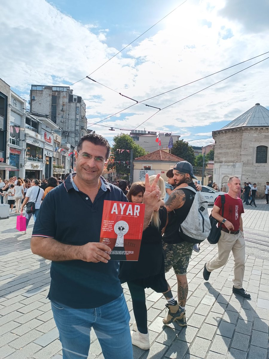 BendasSerif's tweet photo. Ve ilk öykümün yayınlandığı @AyarDergi 'si raflardaki yerini aldı. İstiklal Caddesi ve Beşiktaş Mephisto, Kadıköy Yaykoop'ta , diğer illerede gidecek yakında.Yolu açık olsun. https://t.co/R2tBZCJquz