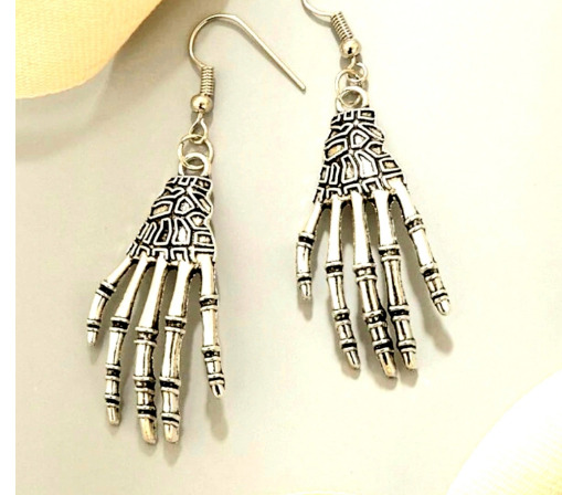 TrendingNowGift's tweet photo. Large Skeleton Hand Earrings Silver Dangle Earrings #Gothic #Halloween #Punk #EMO #jewelry #earrings #skeleton #skeletonhands #zombie #cosplay #handmadejewelry 

 https://t.co/hiM4gypxBK #eBay via @eBay https://t.co/uGr8yf9OrN
