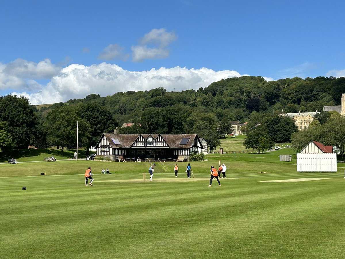 AmpleforthSport's tweet photo. The last 6 days saw some great cricket played in the valley for the U14s & U15s Yorkshire Regional Cricket Festivals π
Roll on Sunday for the next one!!
@YorkshireCCC
#YorkshireRegionalProgram #AmpleforthCollege https://t.co/ASl7yJCpDK