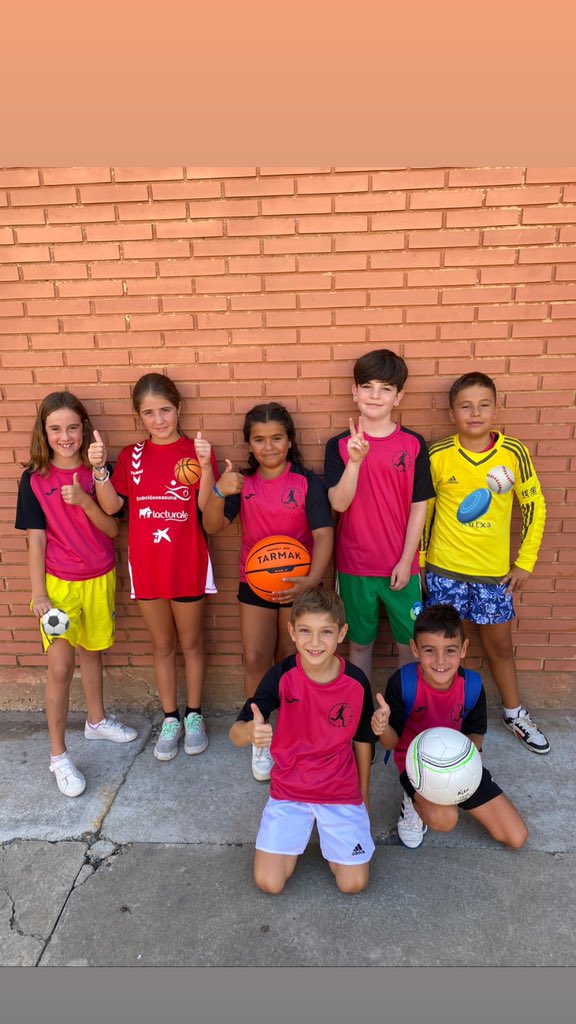 CampusPrade's tweet photo. 🔝🔝🏆Viernes de Retos, como todos los viernes tenemos a nuestros ganadores de los retos, son un@s maquinas. #campusprade #viernes https://t.co/bFOghQkdHc