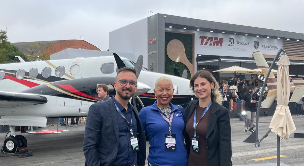 OdysseyBahamas's tweet photo. Zelda made the most of her time at #labace23 with courtesy visits to Odyssey’s #bizav industry partners in #Brazil!👏Thanks & see you @ #labace24✈🙌💕😎#labace2023🛩️
@TAM_AviacaoExec @Lider_Aviacao @AegFuels @apoge @CAVOKaereo #lider @UniversalWeathr @paragonaviation #bizav https://t.co/wijZXOdAFt