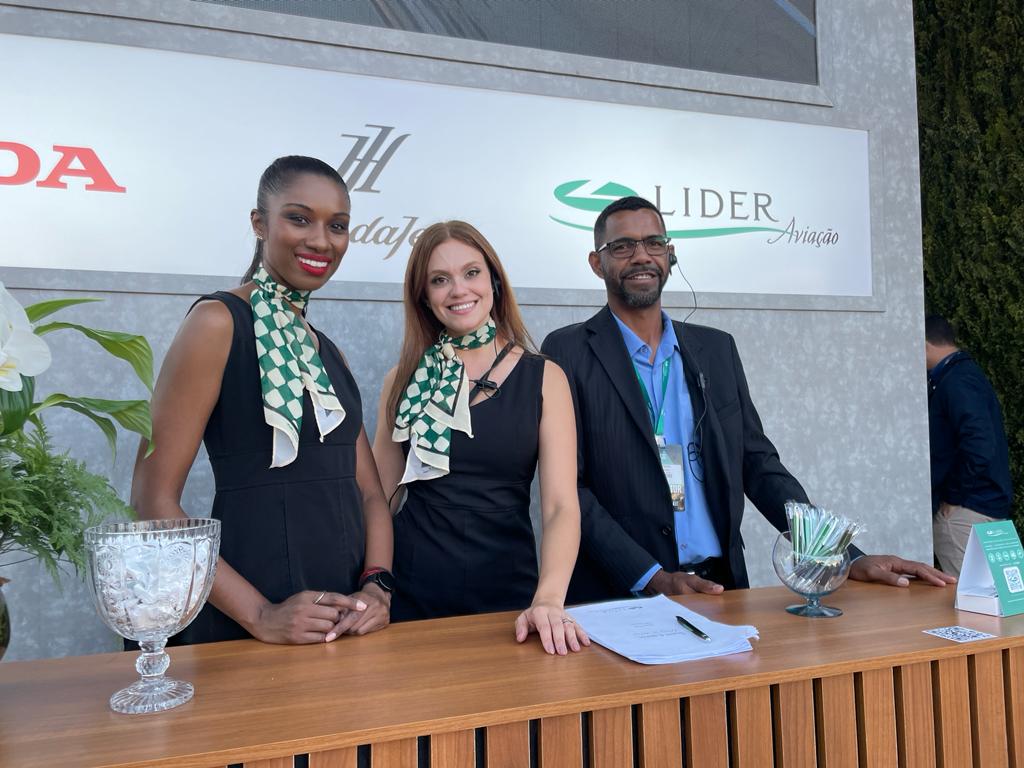 OdysseyBahamas's tweet photo. Zelda made the most of her time at #labace23 with courtesy visits to Odyssey’s #bizav industry partners in #Brazil!👏Thanks & see you @ #labace24✈🙌💕😎#labace2023🛩️
@TAM_AviacaoExec @Lider_Aviacao @AegFuels @apoge @CAVOKaereo #lider @UniversalWeathr @paragonaviation #bizav https://t.co/wijZXOdAFt