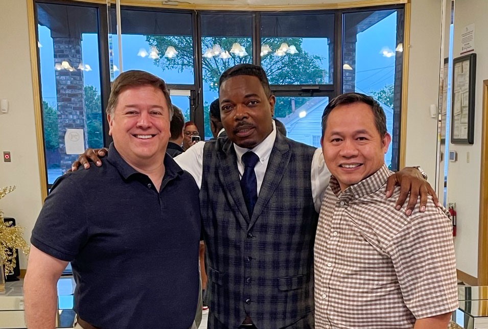 SBA_Tennessee's tweet photo. Kudos to Daughters of Zion's SBA Com Nav Hub in Memphis &amp; leader Pastor Gerald Kiner, Ph.D., and David Truong! After moving from Vietnam and learning English, David established Dati Mortgage LLC. and attended Hub Business Masterclass-now he aids Vietnamese-speaking entrepreneurs. https://t.co/44WW7kRZgj
