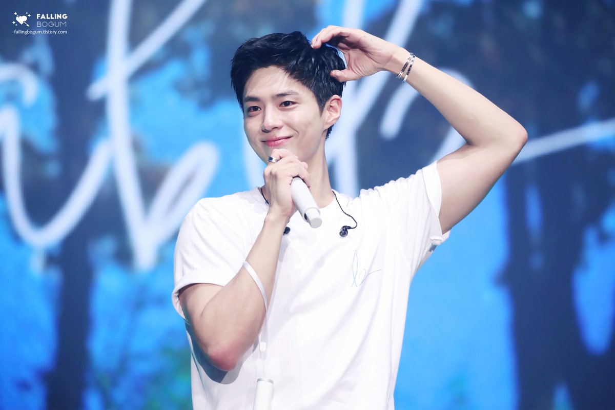 falling_bogum's tweet photo. 230811 박보검 데뷔 12주년 팬미팅 <Cantabile>

@BOGUMMY
지금 이 순간이 다시 넘겨볼 수 있는
한 페이지가 될 수 있게 💙

🔗https://t.co/XJ0rgVFhwa
🔗https://t.co/EIa0ZvB8mY
🔗https://t.co/2cZircun6A
🔗https://t.co/qiG3yDgZzt

#박보검 https://t.co/KWAG8eIBNo
