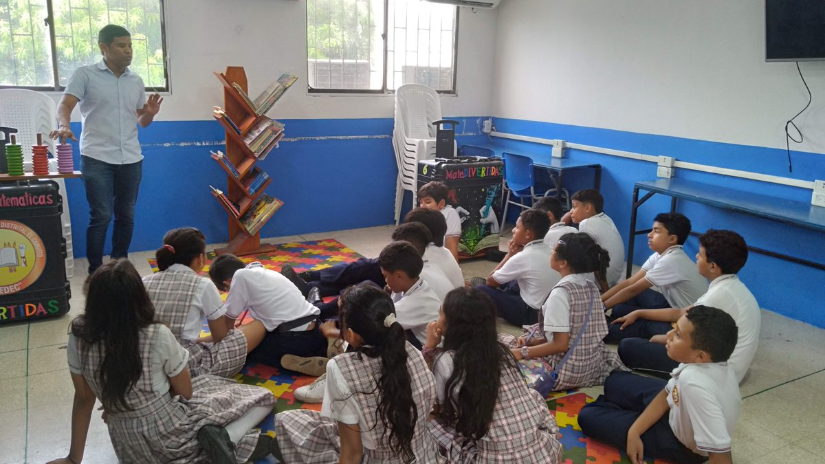 iedcampito's tweet photo. El grupo de investigación M4tem@tic puso en marcha su propuesta "Entornos motivadores" para el aprendizaje de las Matematicas mediante las áreas STEAM. con el acompañamiento del Ing. JOSE RUIZ del Programa @Ondas_Atlantico  de -@Colciencias2 https://t.co/qrL2tu3knW