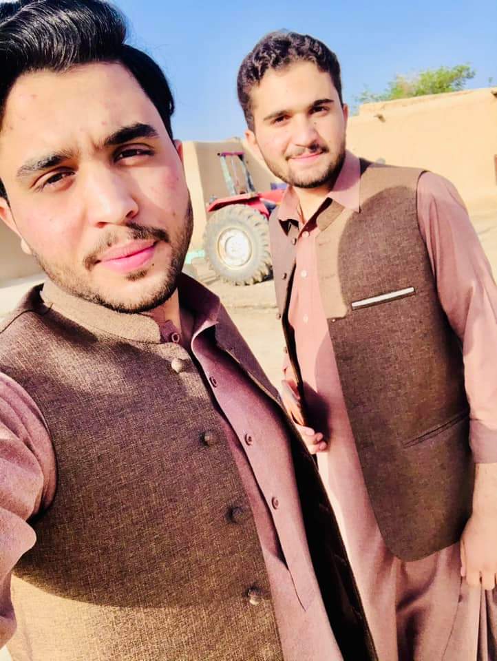 EssaRoshan0's tweet photo. پښتونخوا ملی عوامی پارټې مرکزی سیکریټری اطلاعات محمد عیسۍ روښان ځوان زویه  اباسین روښان د فاهرنګ په واقعه کې په شهادت ورسېدې .  
 شہید اباسین خان روشان ده پښتونخوا د لوستونکو سازمان  پی ایس او فعال غرې و، پښتونخوا
او  شهيد اباسین روښان  جنازه سبا 9بجې په کلی هیکلزی پشين کی اده کی https://t.co/zcATz875Y3