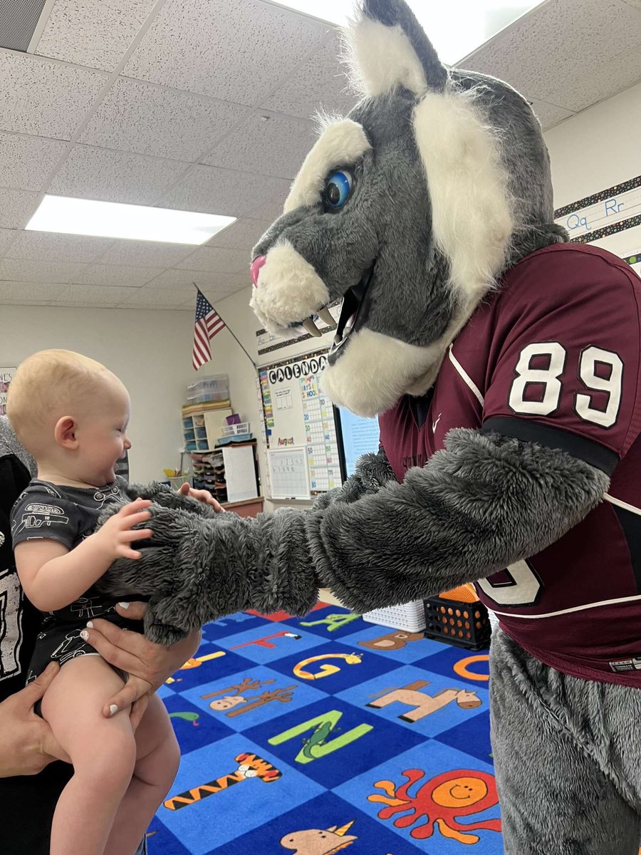 Met the smartest and cutest bearcats at Dillingham Elementary School!! Billy Bob wishes Sherman ISD an amazing school year!! #IBTBAB #TTCL #BuildingBearcats #firstdayofschool