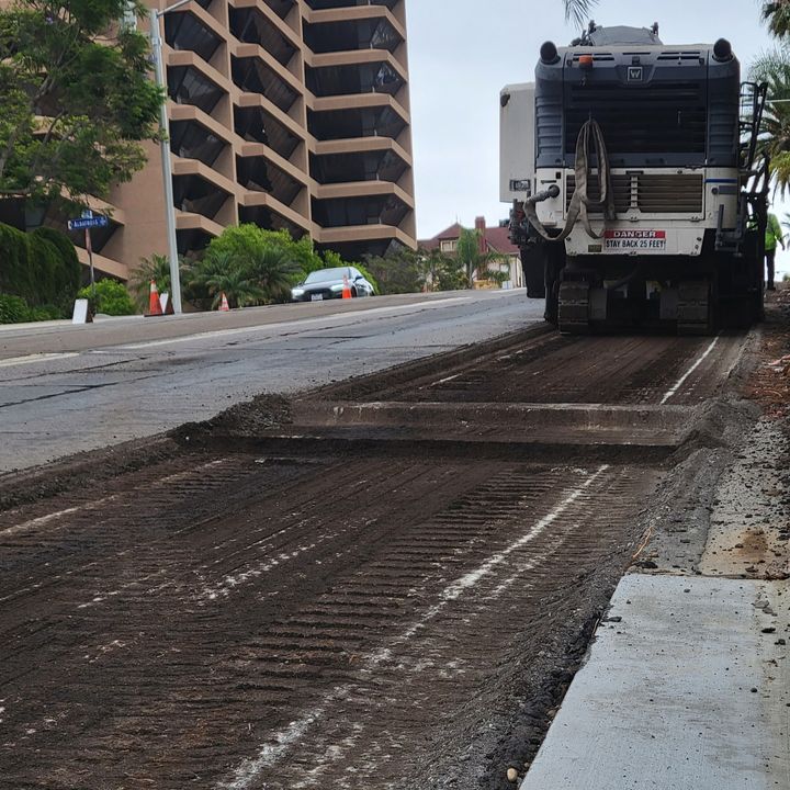 CityofSanDiego's tweet photo. Today's #FridayRoadFix comes from Laurel Street, between Union and Front Streets. It's one segment of the more than eight miles of roadways bundled into this eight-mile asphalt overlay project. The improved areas will also receive new ADA curb ramps and cross gutters. 👏 🙌 https://t.co/xXhRPisoOD