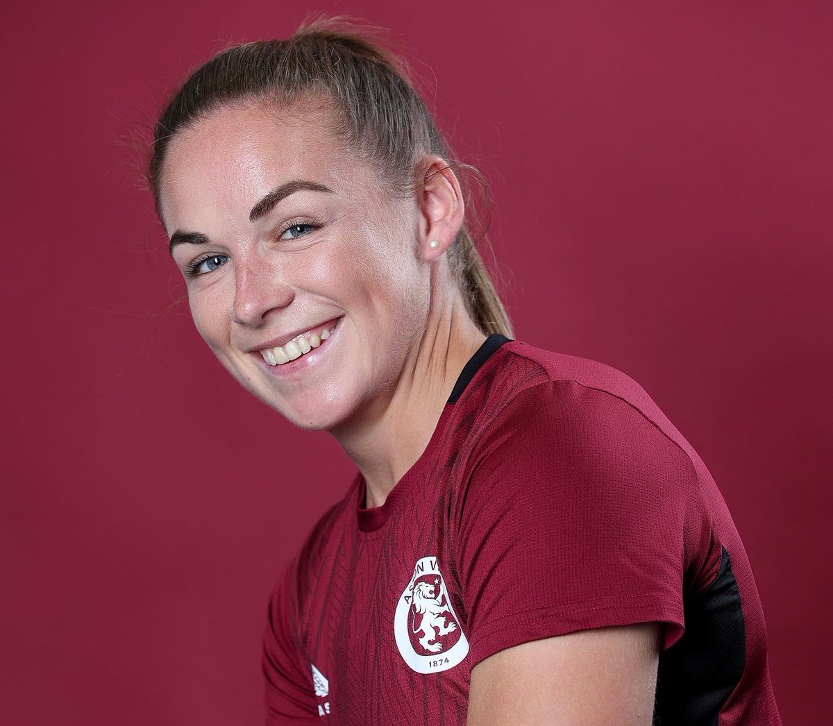 Kirsty Hanson tweet media