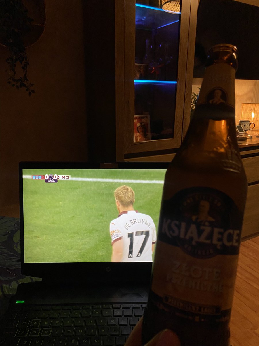 AleTypiara tweet media