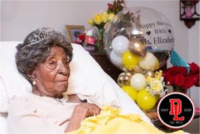DailyLoud's tweet photo. BREAKING: The oldest person in the state of Texas, Elizabeth Francis, celebrates her 114th birthday with her 94-year-old daughter and 68-year-old granddaughter

“I just thank the good Lord for keeping me” 🙏🎉 https://t.co/WML7Pj6r16