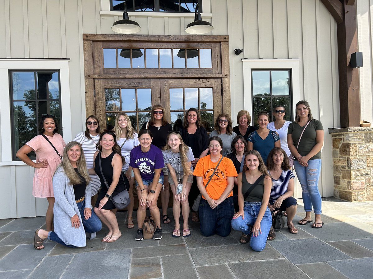MissCarlsonPE's tweet photo. Blessed with the best♥️

This team is ready for back to school. https://t.co/2HcTlxdFYN