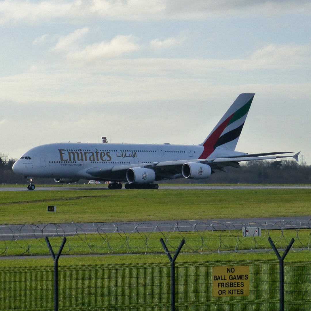 Michaelflying28's tweet photo. Emirates Airbus A380-800 A6-EUP departing Manchester Airport for Dubai International Airport 26.2.23.
#emirates #emiratesairline #emiratesa380 #a380emirates #ek #a380 #a388 #a380800 #airbus380 #airbus388 #airbus380800 #airbusa380 #airbusa388 #airbusa380800 #a380_800 #a380✈️ https://t.co/tnnjI2mPZD