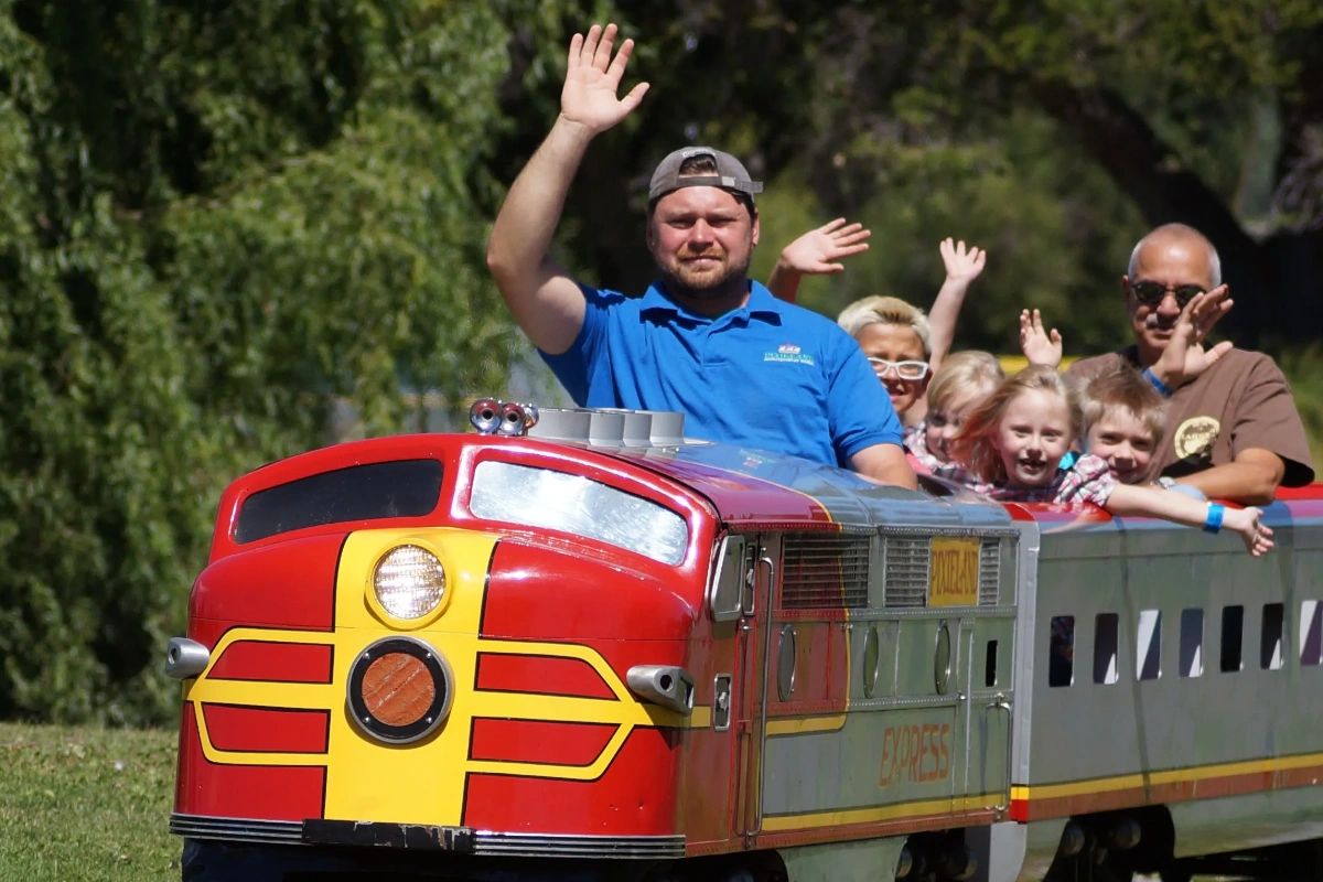 At Pixieland, our culture is all about joy, laughter, and creating unforgettable experiences. From the friendly staff who greet you at the entrance to the energetic atmosphere throughout the park, you'll feel the positive vibes from start to finish. #JoyfulMoments #PositiveVibes