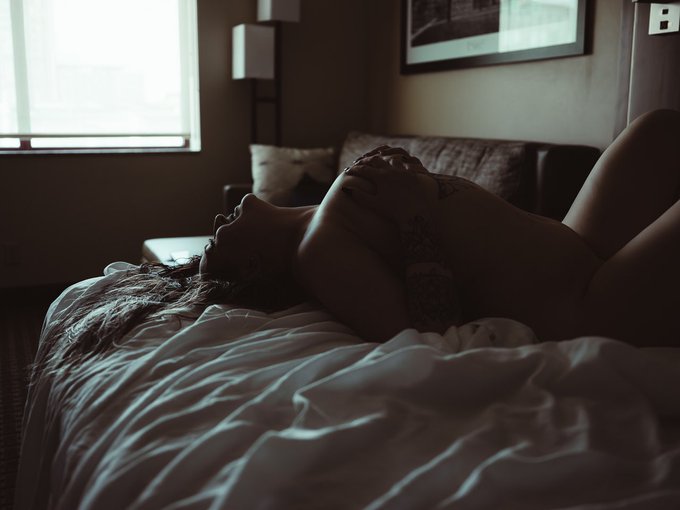 No matter what I go through, at least I look good naked 😂🖤 https://t.co/0uARiDxiWh<a href="/tag/ootd"class="tags"><span>#ootd</span></a>