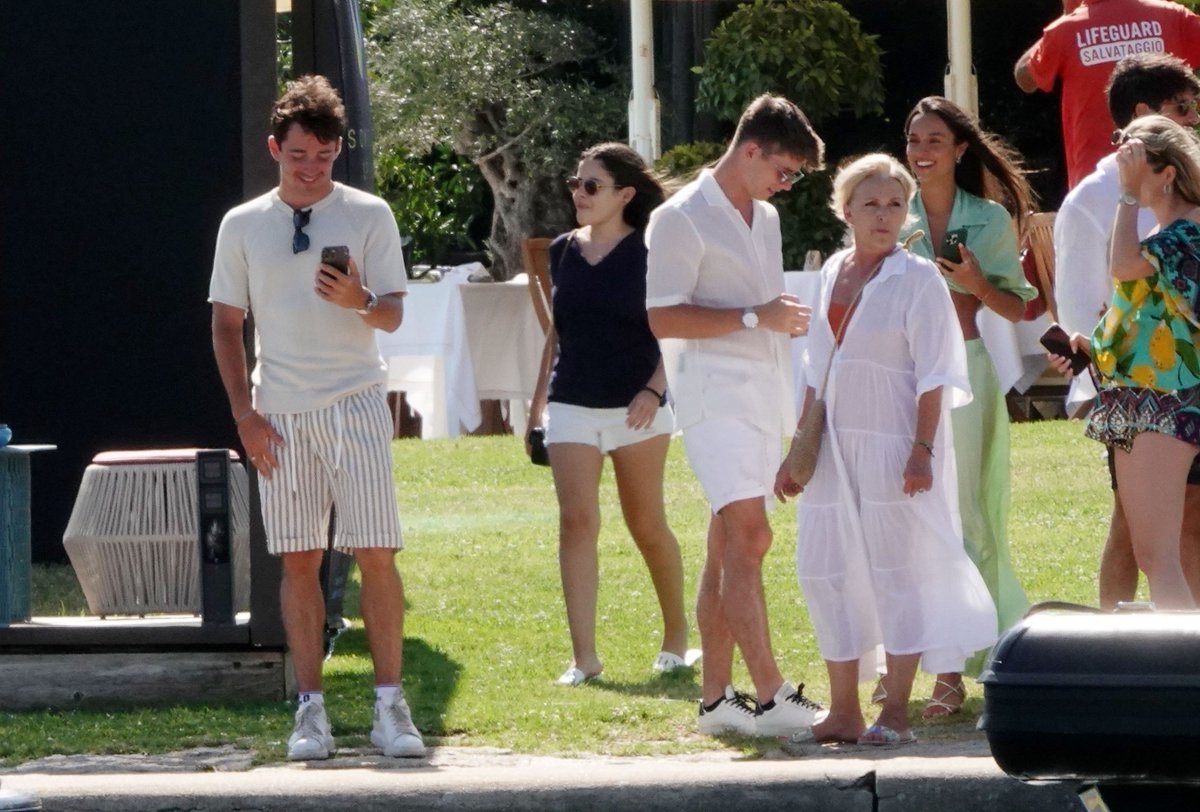 leclerc_photos's tweet photo. Charles Leclerc with his family and girlfriend today, (11), enjoying a day in Sardinia.

📸 Check all the photos here: https://t.co/9h6tvKLWRc https://t.co/EOw40qoBjF