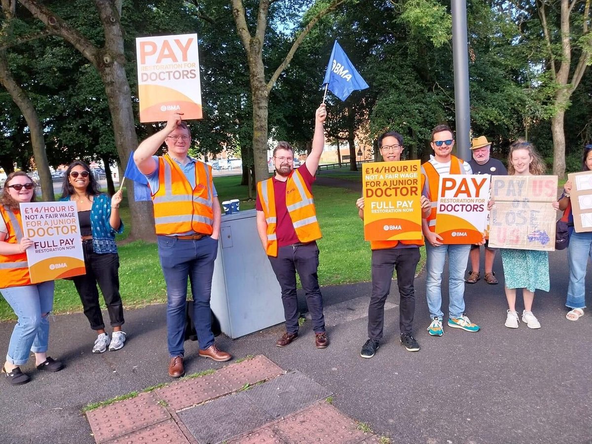 19MW98's tweet photo. @BHRUT_NHS They were very busy when there weren't strikes, they've been very busy & overwhelmed for years,as a result of americanisation, closures of hospitals, closures of 125 A&Es, its not rocket science. You can't fit a pint of beer into half pint glass #RenationaliseHealth #PayStaff https://t.co/9IePeV3aYu
