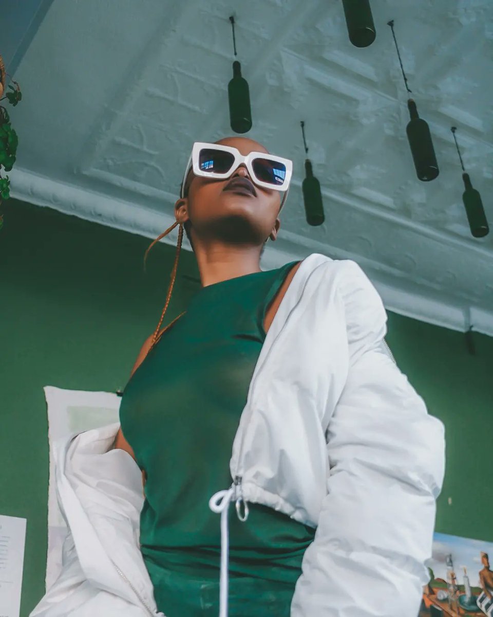 sphiwophiwa's tweet photo. Seeing green💚💸money trees and dreams🍃🌴 palm trees and beach views🏖️😎growth and wealth🌱🍏
Thank you to @DotnetPhotos for these beautiful captures📸😎💪🏾neat🔥
#TheSummerITurnedPretty #modelsa #ArtistOnTwitter https://t.co/03GJQsVCP5