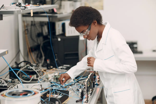 electronicsfdn's tweet photo. Are you interested in becoming a photonics engineer? We have the steps and requirements to help you start your career path! 

https://t.co/ixlXal2V3r

#CareersInElectronics #IPCEF #electronics #careers #stem #stemeducation #education #CTE #jobskills #careerteched https://t.co/bBDEabzN1r