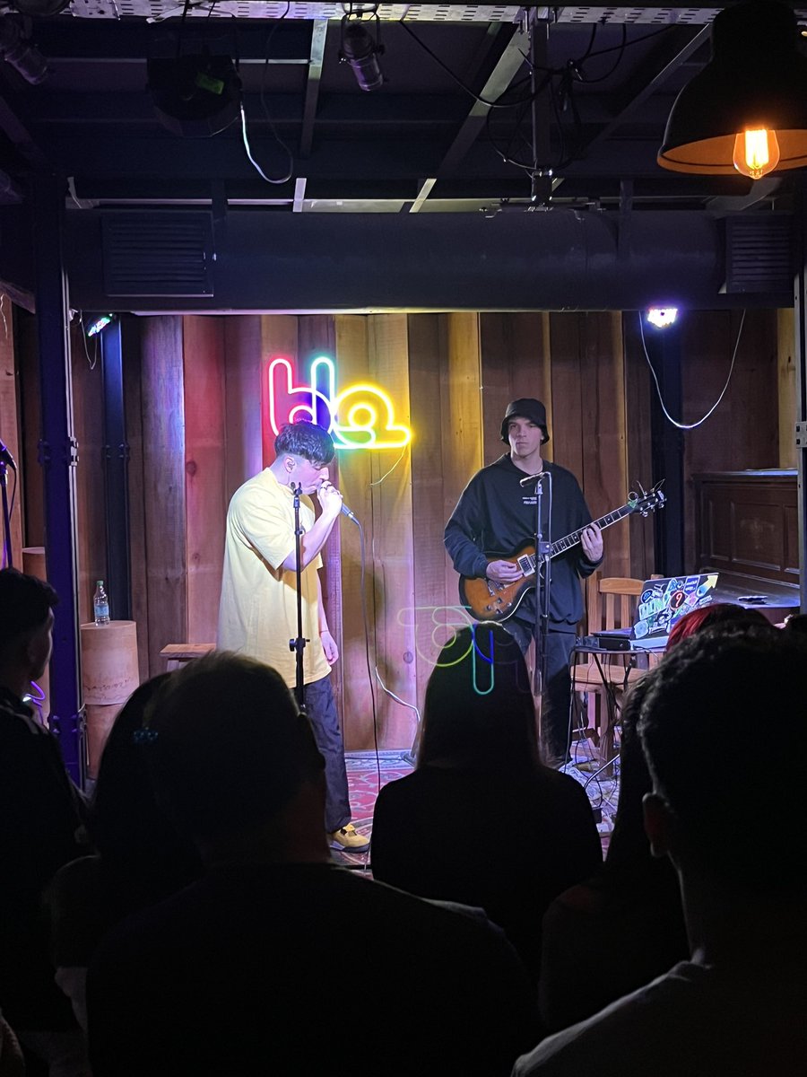 wizardmindok's tweet photo. @blaenvivo , el medio más revolucionario y líder en entertainment, podcast y streaming, realizó por segundo año consecutivo el BLA ACOUSTIC FESTIVAL , donde los mejores artistas emergentes del país comparten su música con todo su público. https://t.co/Lb6n8eBMYh
