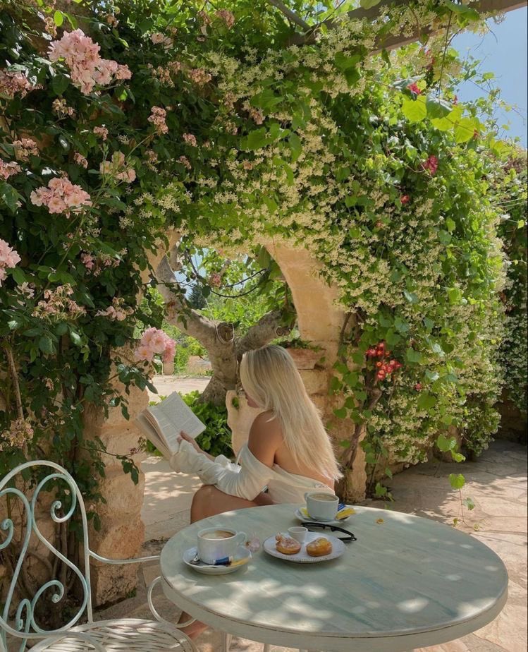 blissfulkala's tweet photo. Cottage core 🌸 https://t.co/RIjjHXpXqS