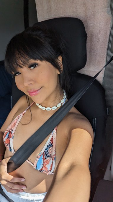 Send and say &ldquo;thank you Goddess&rdquo; for allowing you the opportunity to serve🥰 https://t.co/SCeCEo9oBJ Findom<a href="/tag/miercolesdelenceria"class="tags"><span>#miercolesdelenceria</span></a>