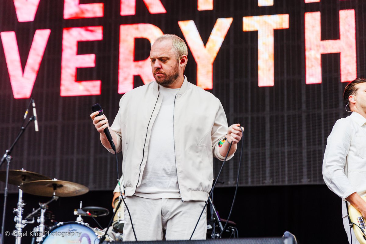 NigelKingPhotos's tweet photo. Everything Everything @e_e_  on the Main Stage at @splendourfest Day 1 in #Nottingham.

For @leftlionmagazine .

#LiveMusicPhotography #GigPhotography #musicphotography #musicphotographer #NottinghamPhotographer #Nottingham #SplendourFest  #festivals #festivalphotography https://t.co/SjATDxOmhh