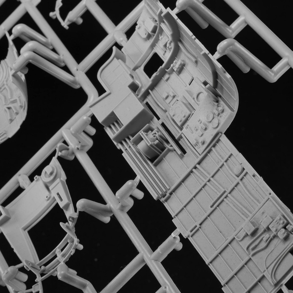 modofwar1's tweet photo. Border Models'den 1:32 ölçek Lancaster B Mk.III planlara dahil edildi. Kapakta "Full Interior" diyor. Gerçekten heyecan verici ve büyük bir model. #modofwar #scalemodels #bordermodels https://t.co/0EImW8Q2Lm