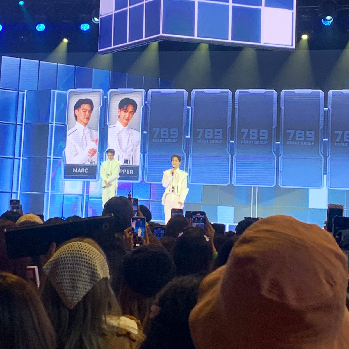 Pinkie099's tweet photo. คืนนี้ฝันดีแล้วว น้องๆทุกคนดีย์มาก ควรค่าแก่การเดบิ้วจริงๆค่ะ 💓 แล้วก็คอปเปอร์ ทำได้แล้วน้า ไอดอลหนุ่มมม 🍣 🤣 

#COPPERdechawat #789SURVIVALFINALSTAGE https://t.co/OQ2oIUZzNe