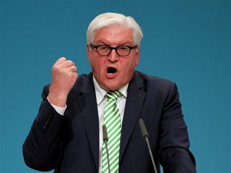 Letzter Platz auf meiner Eignungsliste aller bisherigen Bundespräsidenten.
Retweet = Sehe ich genauso.