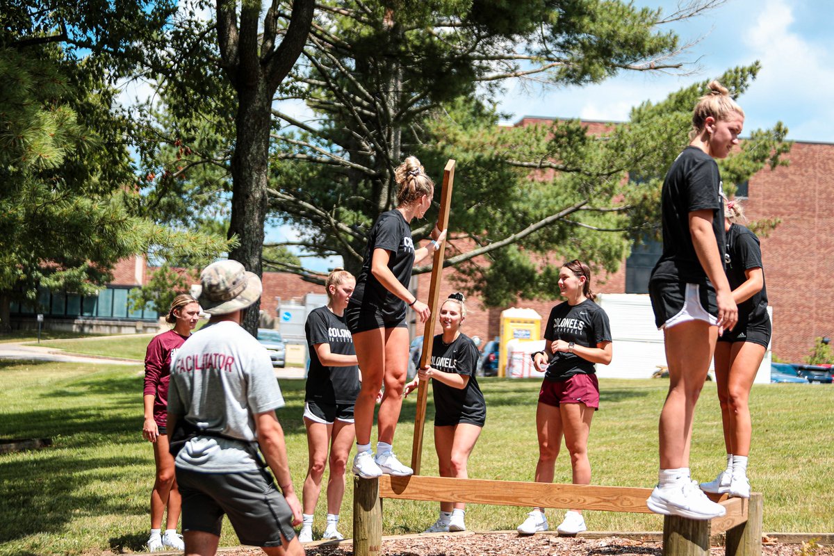 EKUVolleyball's tweet photo. Taking on the @EKU Challenge Course this afternoon.
Teamwork makes the dream work.
#RISE https://t.co/iHJYykRV4T