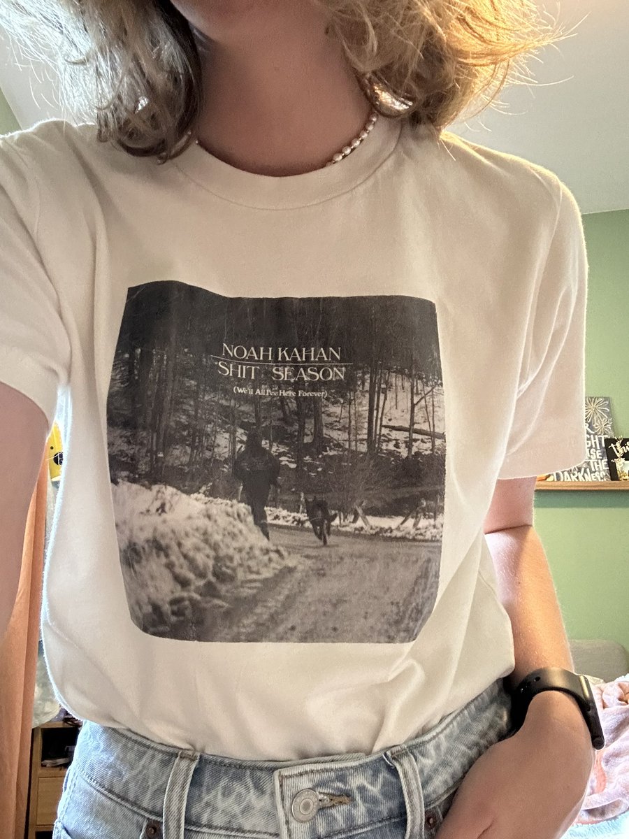 toriamarro's tweet photo. Making concert Ts for @NoahKahan except it’s inspired by all his tweets about poop https://t.co/Hrw0jg1q1P