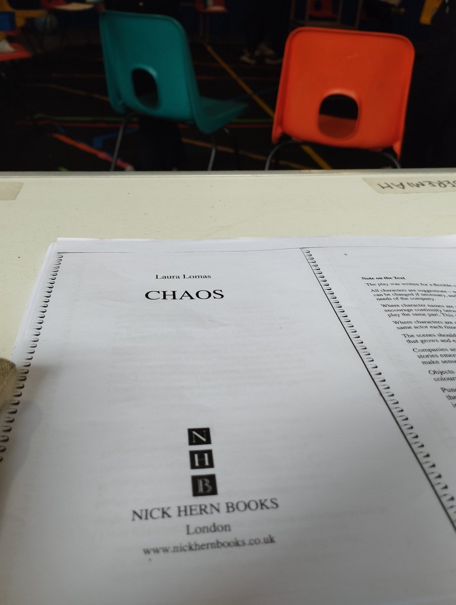 cherylpwalker's tweet image. Young company from Royal Exchange playing at the Den, Beswick.
#BSLinterpreted by yours truly 😘🤟
#RoyalExchange #YoungCompany #MANCHESTER #theatre #Livetheatre #Lovetheatre #Chaos #OriginalTheatre #BSL #BSLinterpreter #Interpreter #access #accessibility #accessible #deafaccess