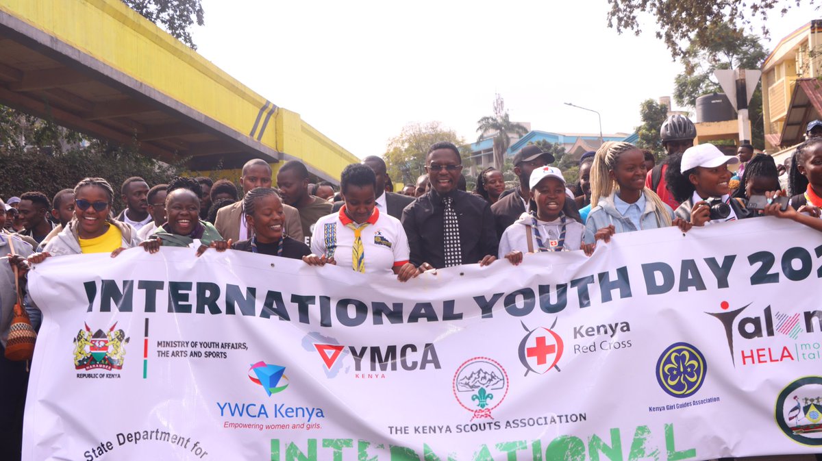 NYC_YouthVoice's tweet photo. Led by CS @AbabuNamwamba flanked by PS @IsmailMaalim19, YAB Chair @honsophynekoye, and Ag. CEO @MargaretKiogora  matched to the #HustlaBazaar outside Hilton Hotel  in line with this year's #IYD2023 theme: "Green Skills for Youth: Towards a Sustainable World." https://t.co/7KmOX7osi0