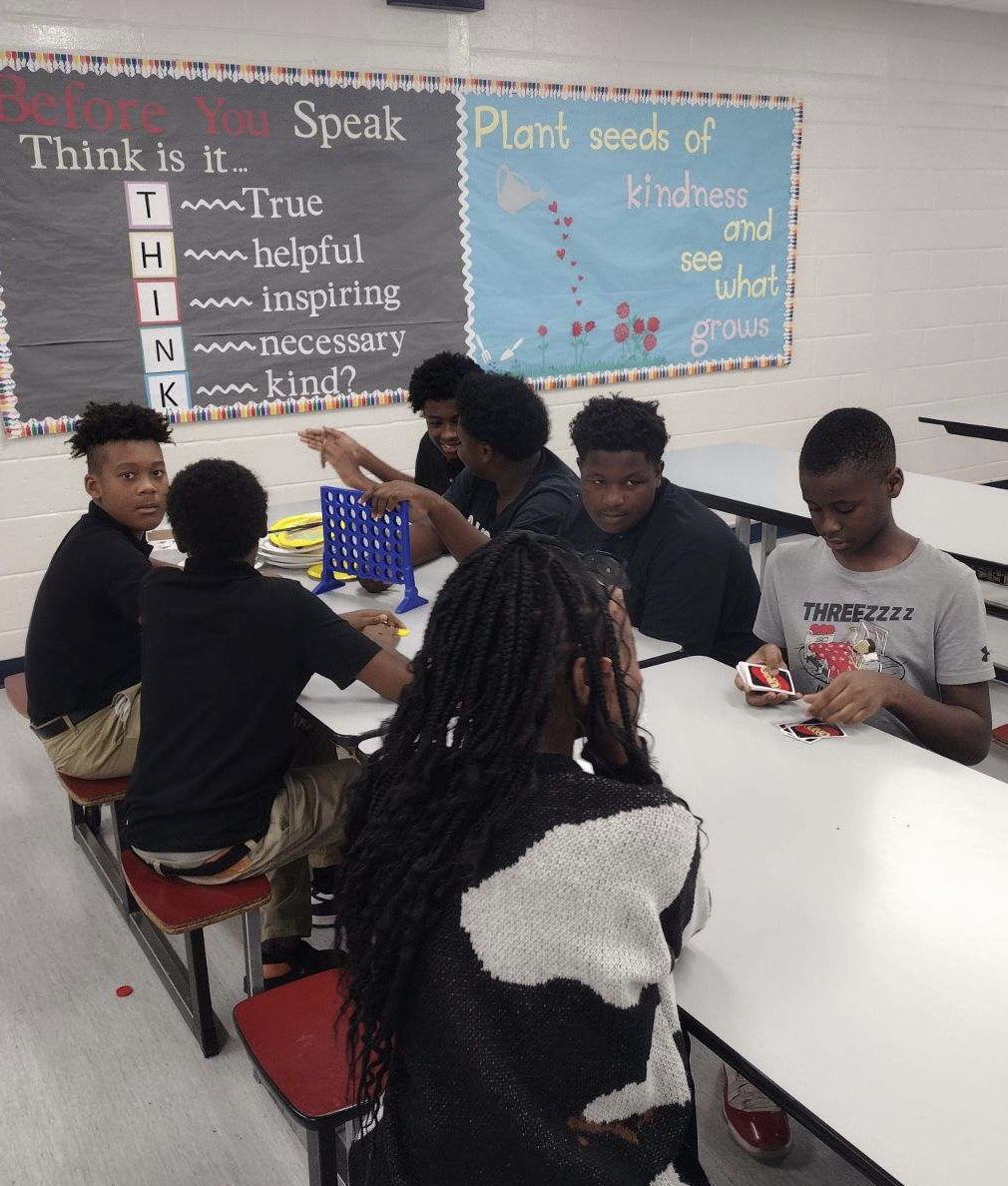 ccolemanleader1's tweet photo. Our Middle School @iReady Celebration was full of food and fun!! Congratulations students…well done. #noredflags #focused #testingwithfidelity #azkstrong @LisaPearceEdS @azkacademy https://t.co/BYpm2N5Jto